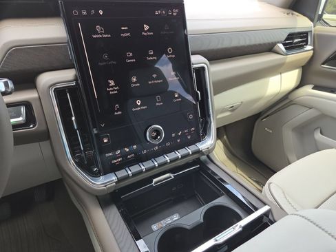New 2026 GMC Yukon Denali w/ Sun & Power Step Package AWD/4WD image 33