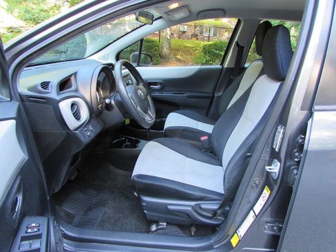 Used 2012 Toyota Yaris LE FWD image 23