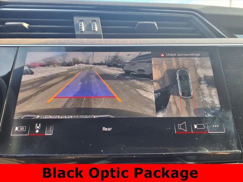 Used 2024 Audi Q8 e-tron Premium Plus w/ Premium Plus Package image 23