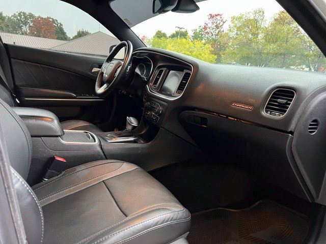 Used 2015 Dodge Charger R/T w/ Plus Group RWD image 18