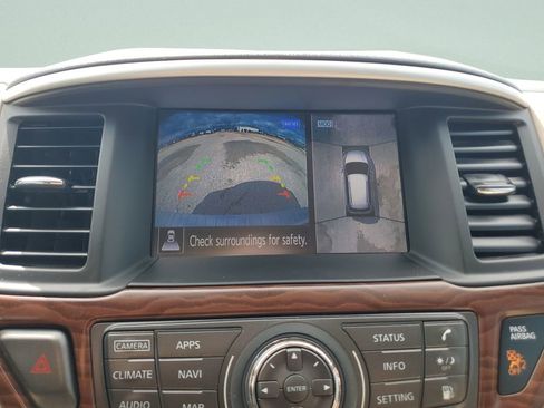 Used 2019 Nissan Pathfinder Platinum FWD image 18