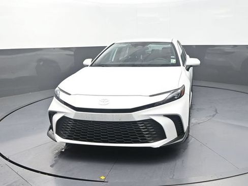 Used 2026 Toyota Camry SE FWD image 2