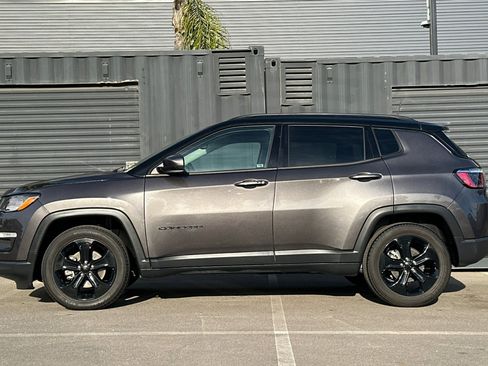 Used 2021 Jeep Compass Latitude image 2