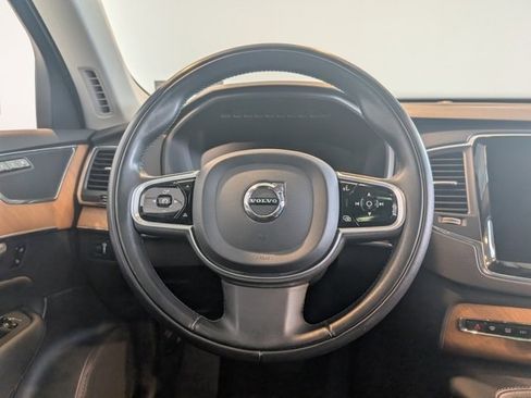 Used 2021 Volvo XC90 T6 Momentum w/ Climate Package image 17