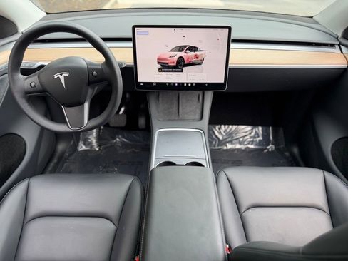 Used 2024 Tesla Model Y Long Range image 41