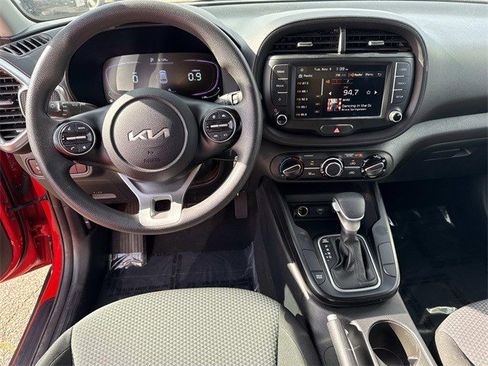 Certified 2023 Kia Soul LX w/ LX Technology Package image 17