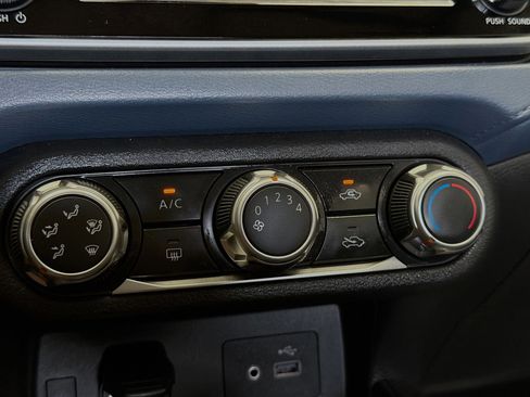 Used 2025 Nissan Versa SV image 10