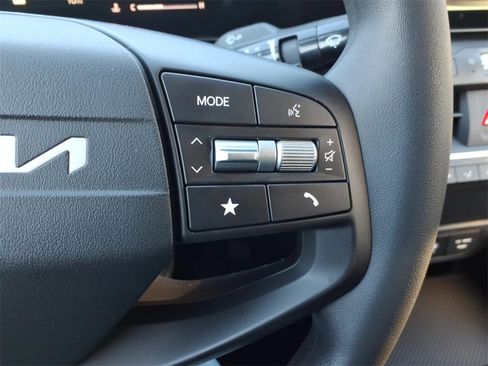 New 2026 Kia K4 LX image 21