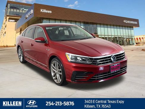 Used 2017 Volkswagen Passat 1.8T R-Line w/ R-Line Lighting Package FWD image 1