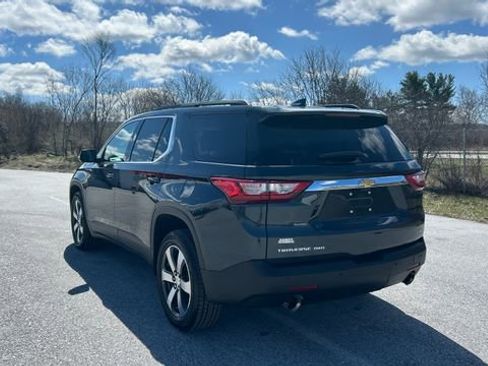 Used 2019 Chevrolet Traverse LT w/ LT Premium Package AWD/4WD image 5