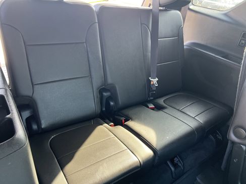 Used 2023 Chevrolet Traverse Premier w/ Redline Edition image 32