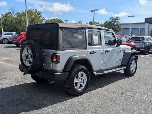 Used 2022 Jeep Wrangler Unlimited Sport AWD/4WD image 6