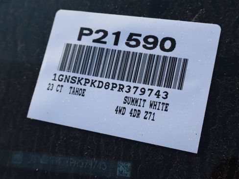 Used 2023 Chevrolet Tahoe Z71 w/ Luxury Package AWD/4WD image 25