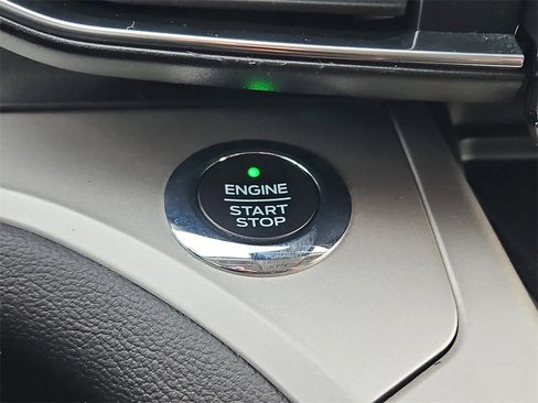 Used 2021 Ford Explorer XLT w/ Equipment Group 202A image 24