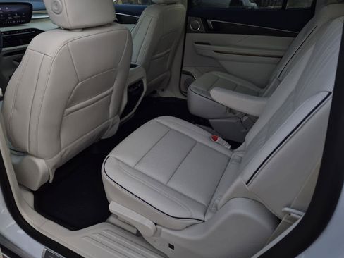 New 2026 Buick Enclave Avenir w/ Super Cruise Package image 9