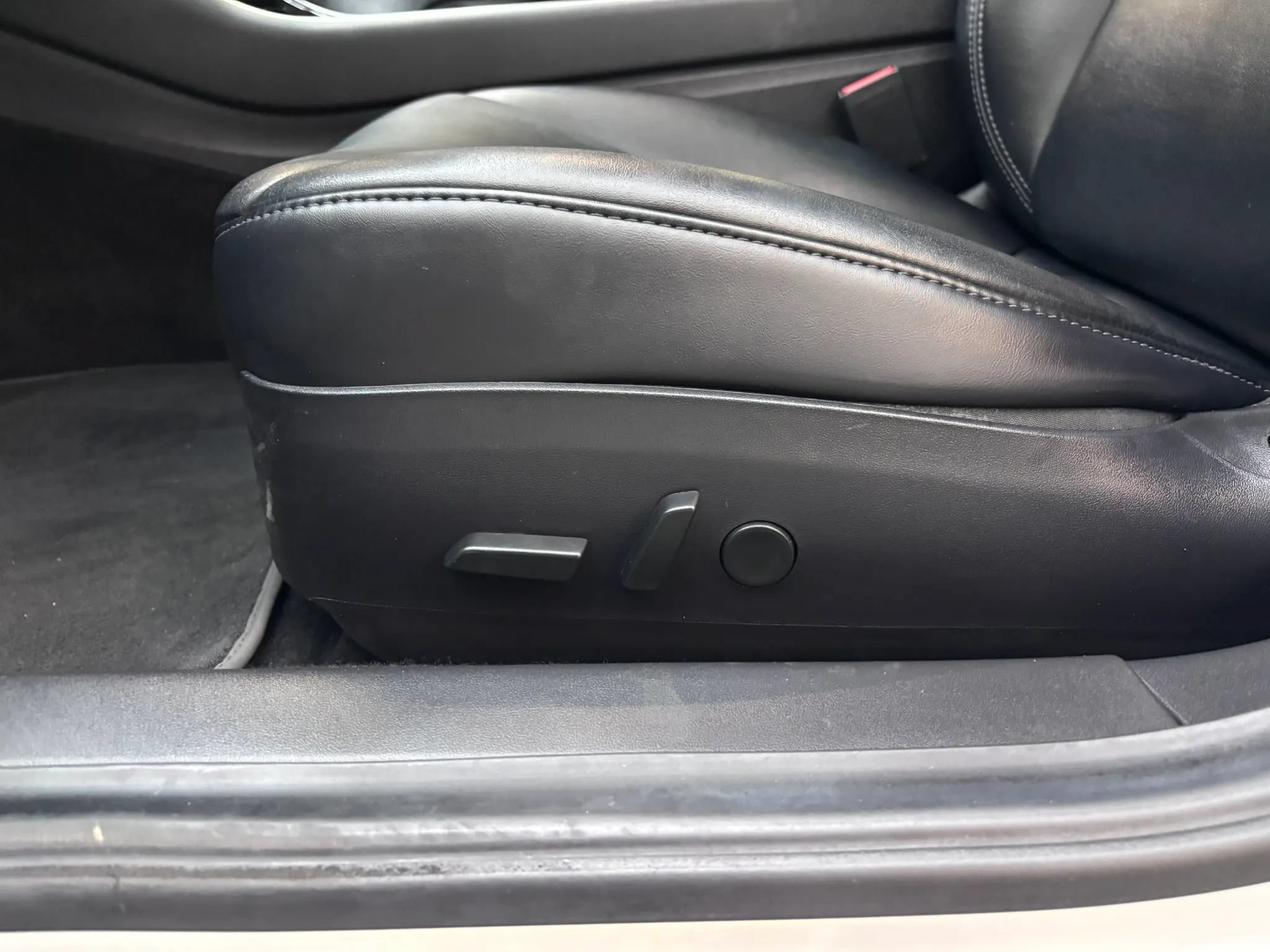 Used 2020 Tesla Model 3 Standard Range Plus RWD image 10