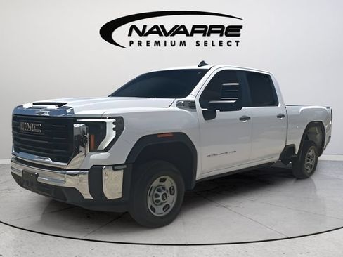 Used 2024 GMC Sierra 2500 Pro AWD/4WD image 2