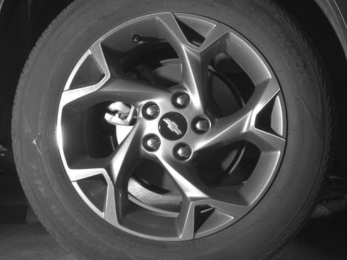 Used 2025 Chevrolet Trax LT FWD image 15