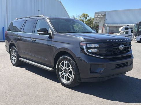 New 2026 Ford Expedition Max Active RWD image 2
