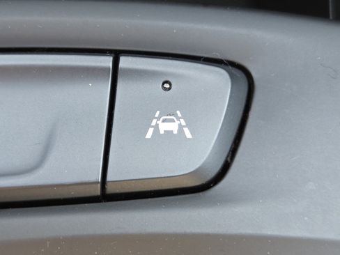Used 2024 Chevrolet Trax LS FWD image 5