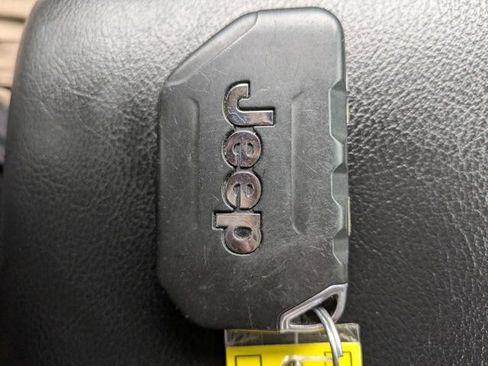 Used 2023 Jeep Wrangler Sport AWD/4WD image 32