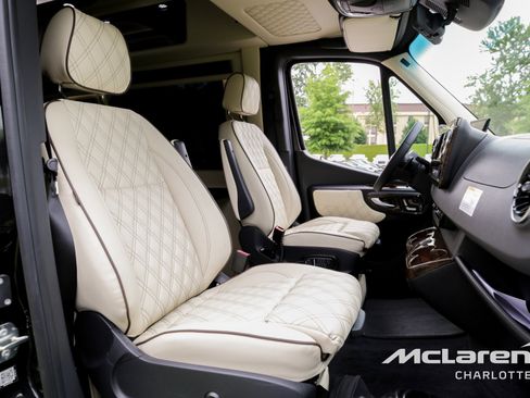 Used 2023 Mercedes-Benz Sprinter 3500 image 18