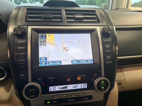 Used 2013 Toyota Camry XLE FWD image 22