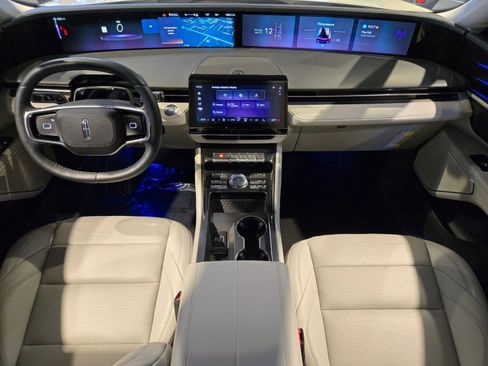 New 2026 Lincoln Nautilus Premier AWD/4WD image 14