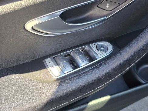Used 2021 Mercedes-Benz E 450 4MATIC Sedan image 23