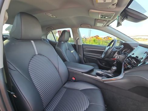 Used 2023 Toyota Camry SE FWD image 18