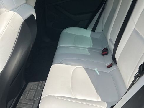 Used 2022 Tesla Model 3 image 28