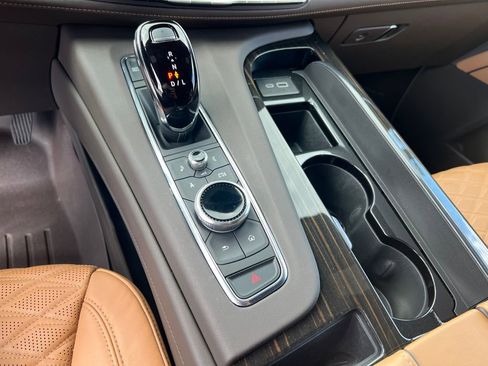 Used 2024 Cadillac Escalade Sport w/ LPO, ONYX Package AWD/4WD image 36
