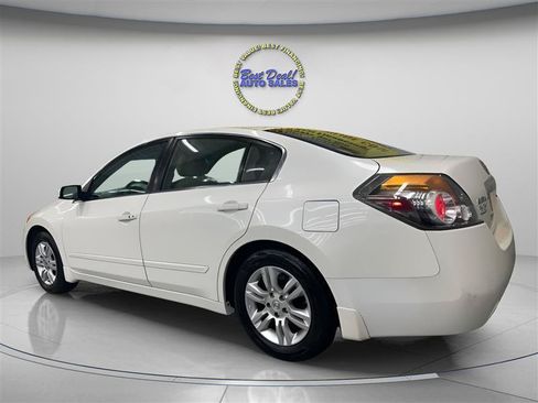 Used 2011 Nissan Altima 2.5 SL w/ 2.5SL Pkg FWD image 3