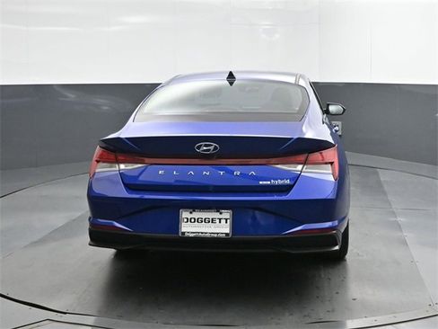 Used 2023 Hyundai Elantra Blue image 8