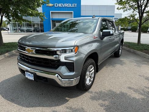 Used 2023 Chevrolet Silverado 1500 LT AWD/4WD image 9