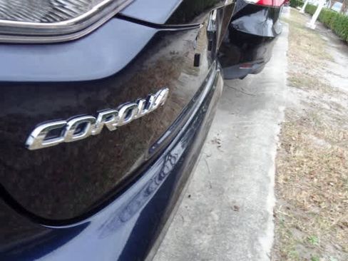 Used 2022 Toyota Corolla LE image 6