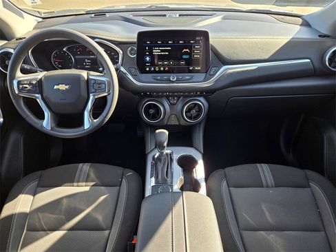 Used 2025 Chevrolet Blazer LT image 12