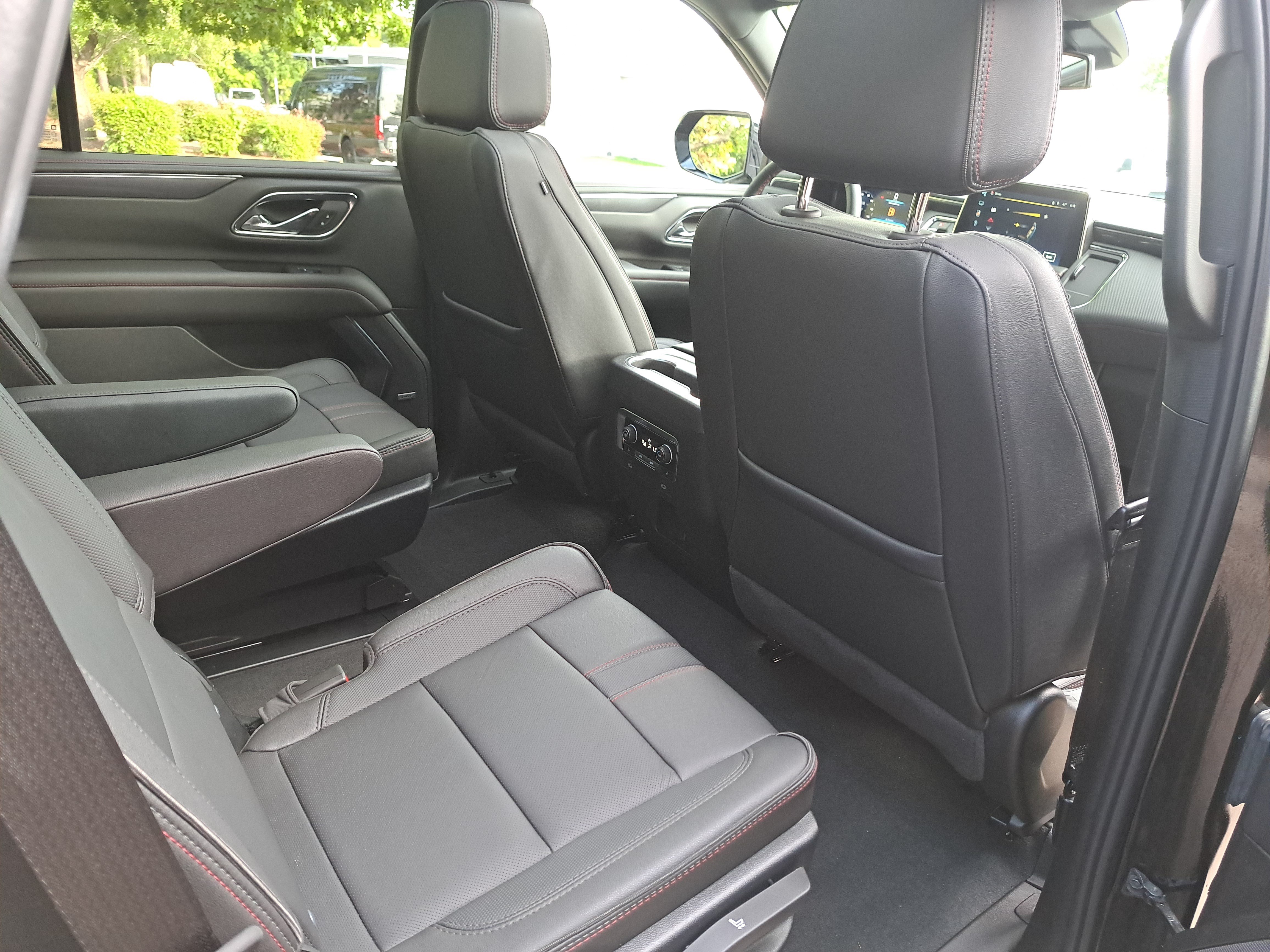 Used 2024 Chevrolet Tahoe RST w/ Luxury Package AWD/4WD image 11