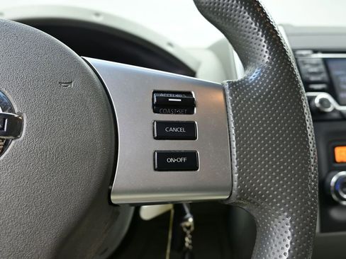 Used 2016 Nissan Frontier SV image 5