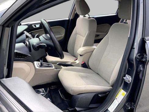 Used 2016 Ford Fiesta SE w/ Cold Weather Package FWD image 9