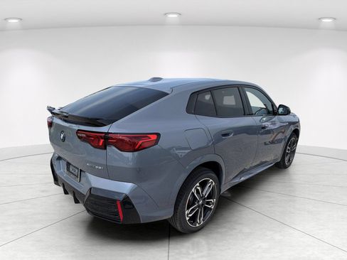 New 2026 BMW X2 xDrive28i w/ Technology Package AWD/4WD image 4