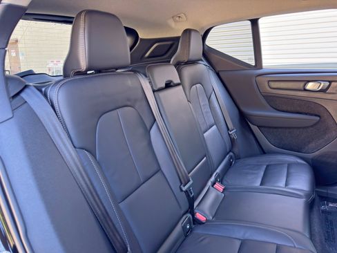 Used 2023 Volvo XC40 B5 Core w/ Protection Package Premier AWD/4WD image 35