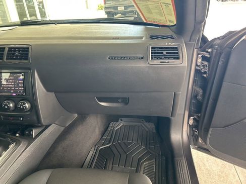 Used 2014 Dodge Challenger SXT image 23