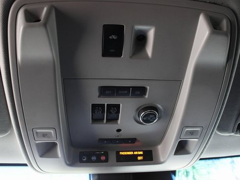 Used 2020 Cadillac Escalade ESV Luxury image 31