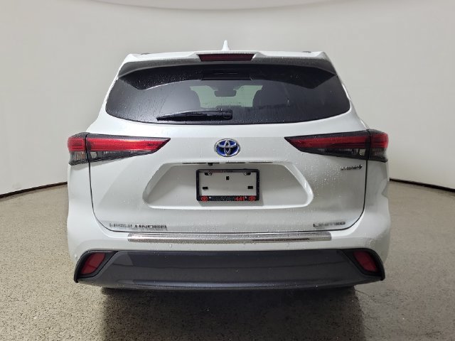 Used 2023 Toyota Highlander Limited FWD image 6