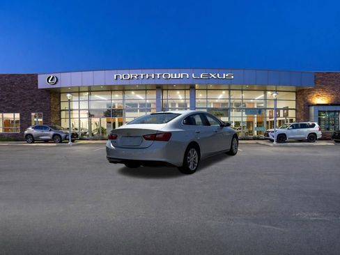 Used 2018 Chevrolet Malibu LT FWD image 21