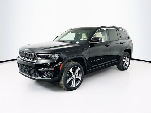 Used 2022 Jeep Grand Cherokee Limited 4xe w/ Luxury Tech Group II image 3