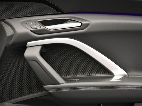 Used 2025 Audi Q5 Premium w/ Convenience Package image 45