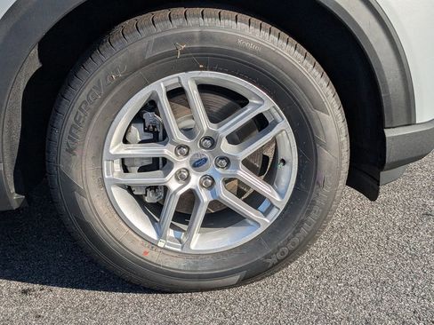 New 2025 Ford Explorer Active w/ Active Comfort Package image 13