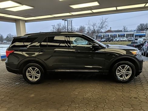 Used 2023 Ford Explorer XLT w/ Equipment Group 202A image 4